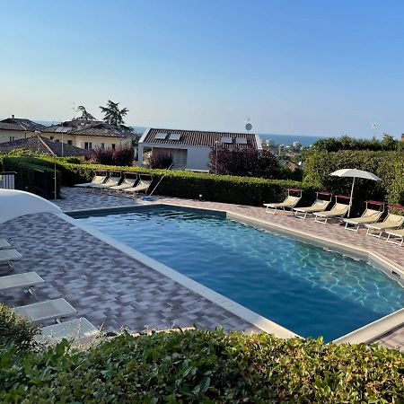 Residenze Al Colle Dei Pini Aparthotel Ριτσόνε Εξωτερικό φωτογραφία