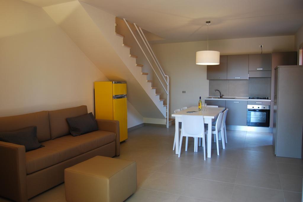 Residenze Al Colle Dei Pini Aparthotel Ριτσόνε Δωμάτιο φωτογραφία
