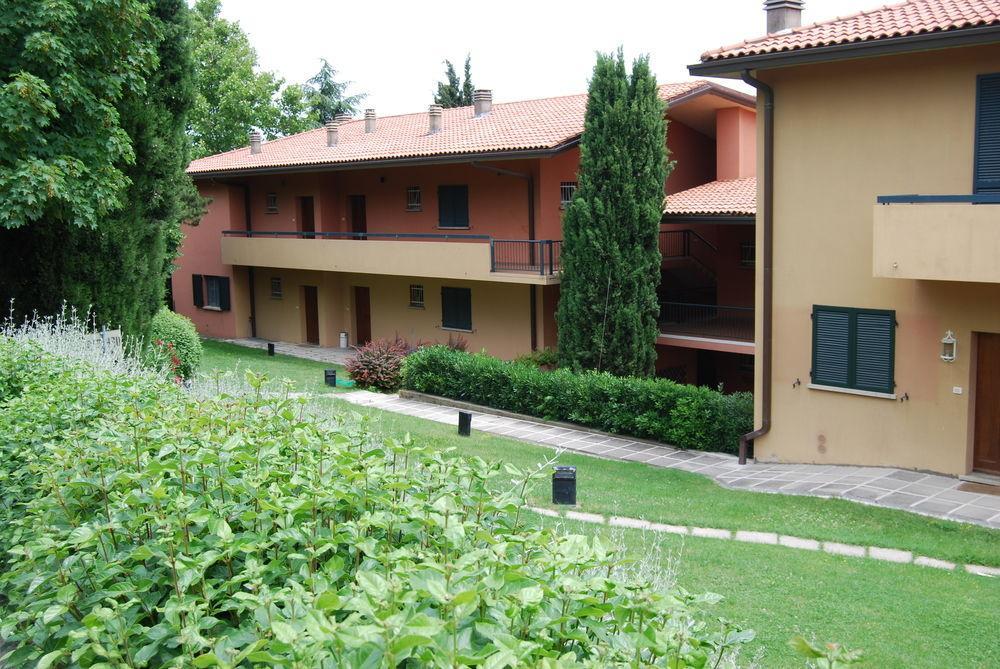 Residenze Al Colle Dei Pini Aparthotel Ριτσόνε Εξωτερικό φωτογραφία