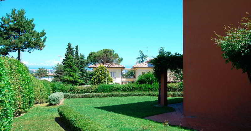 Residenze Al Colle Dei Pini Aparthotel Ριτσόνε Εξωτερικό φωτογραφία