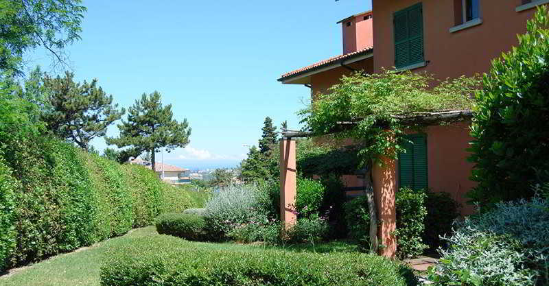 Residenze Al Colle Dei Pini Aparthotel Ριτσόνε Εξωτερικό φωτογραφία