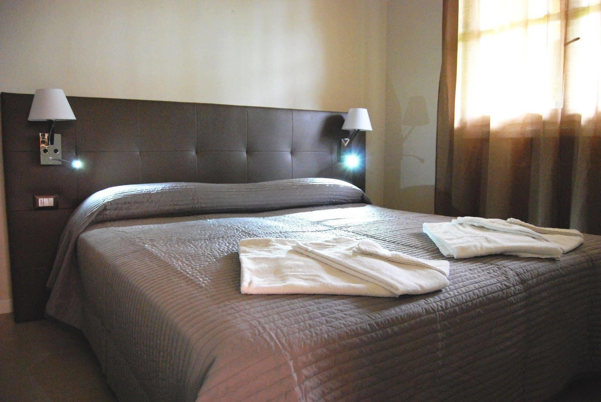 Residenze Al Colle Dei Pini Aparthotel Ριτσόνε Εξωτερικό φωτογραφία