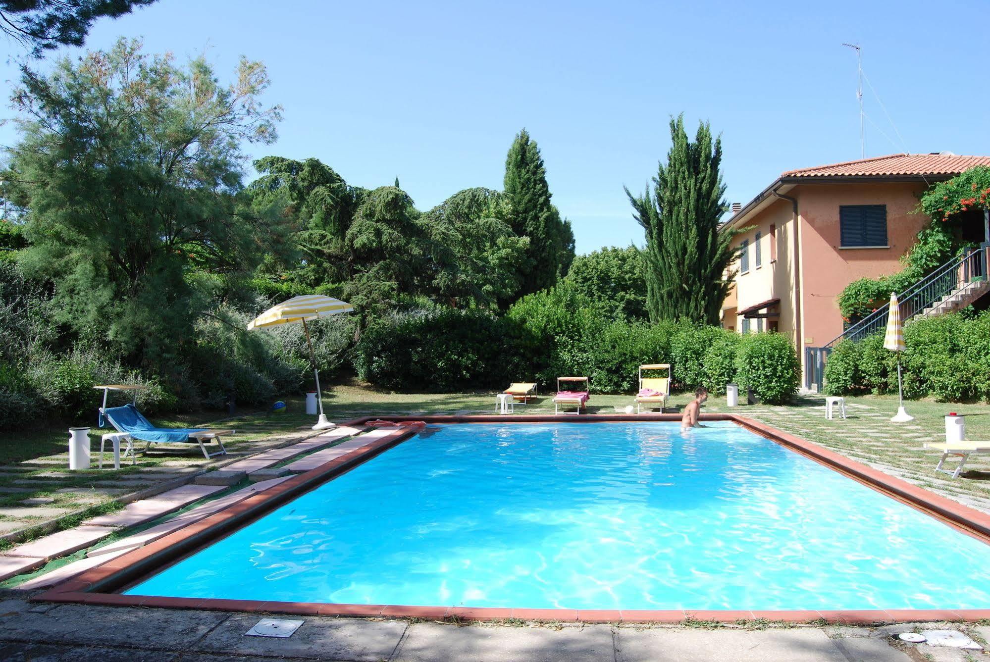 Residenze Al Colle Dei Pini Aparthotel Ριτσόνε Εξωτερικό φωτογραφία