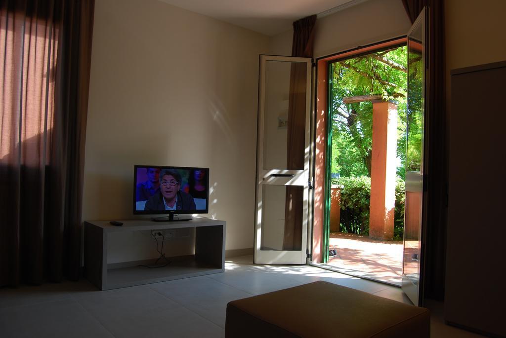 Residenze Al Colle Dei Pini Aparthotel Ριτσόνε Εξωτερικό φωτογραφία
